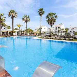 Honorio - Pool And Garden Appart hôtel